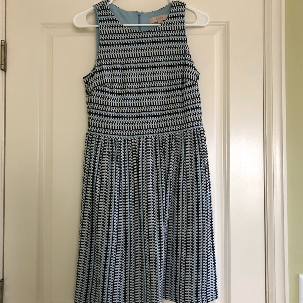 Loft Dress EUC - perfect for Spring 🌷💐☀️